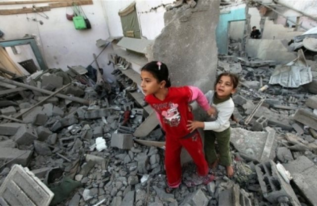 israel-gaza-shoes_2402255b1_1405591644
